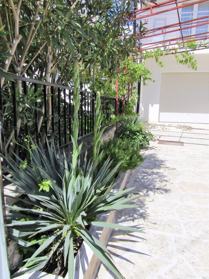 Apartments Kokor Vodice Eksteriør bilde