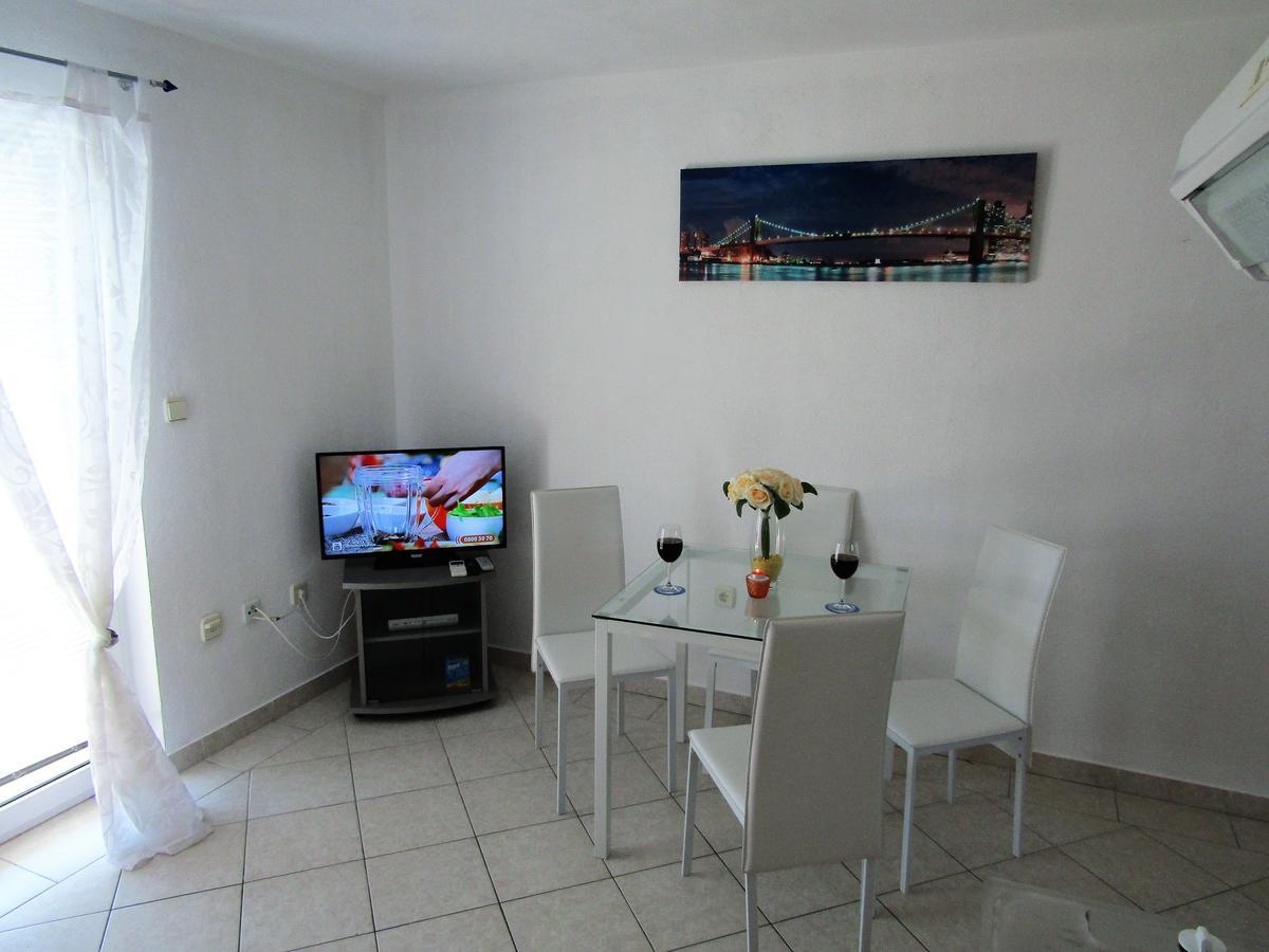 Apartments Kokor Vodice Eksteriør bilde