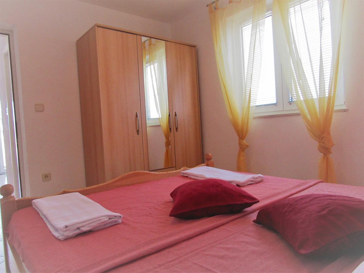 Apartments Kokor Vodice Eksteriør bilde