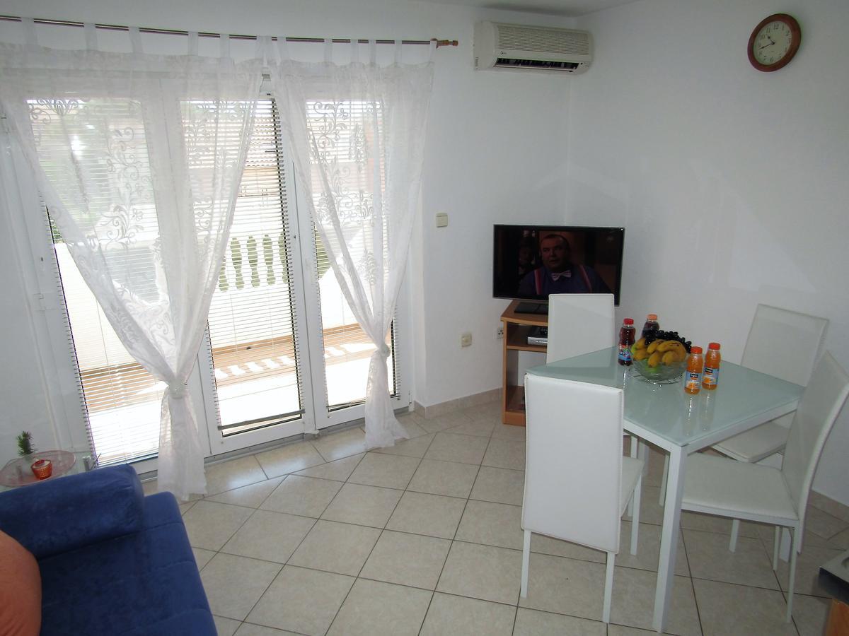 Apartments Kokor Vodice Eksteriør bilde